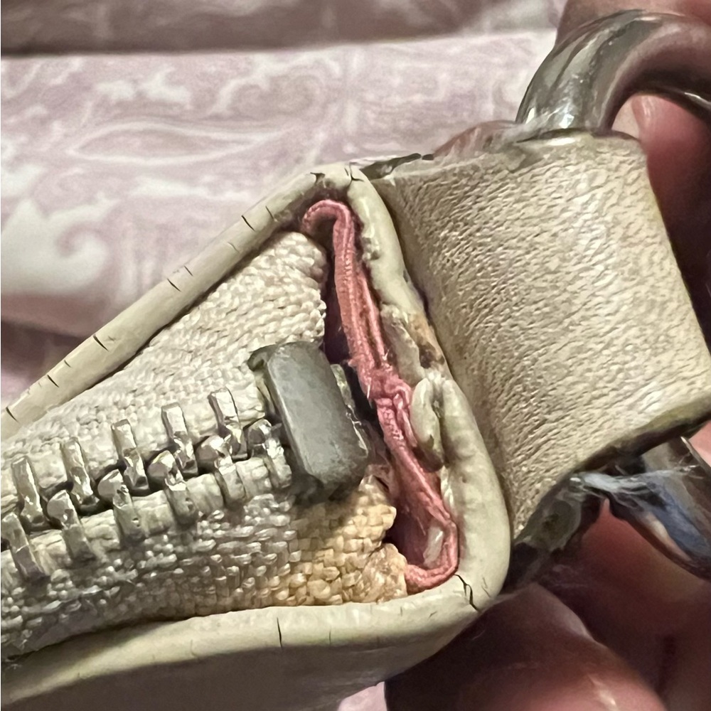 Coach Cream Leather Shoulder Bag - Picture 3 of 16